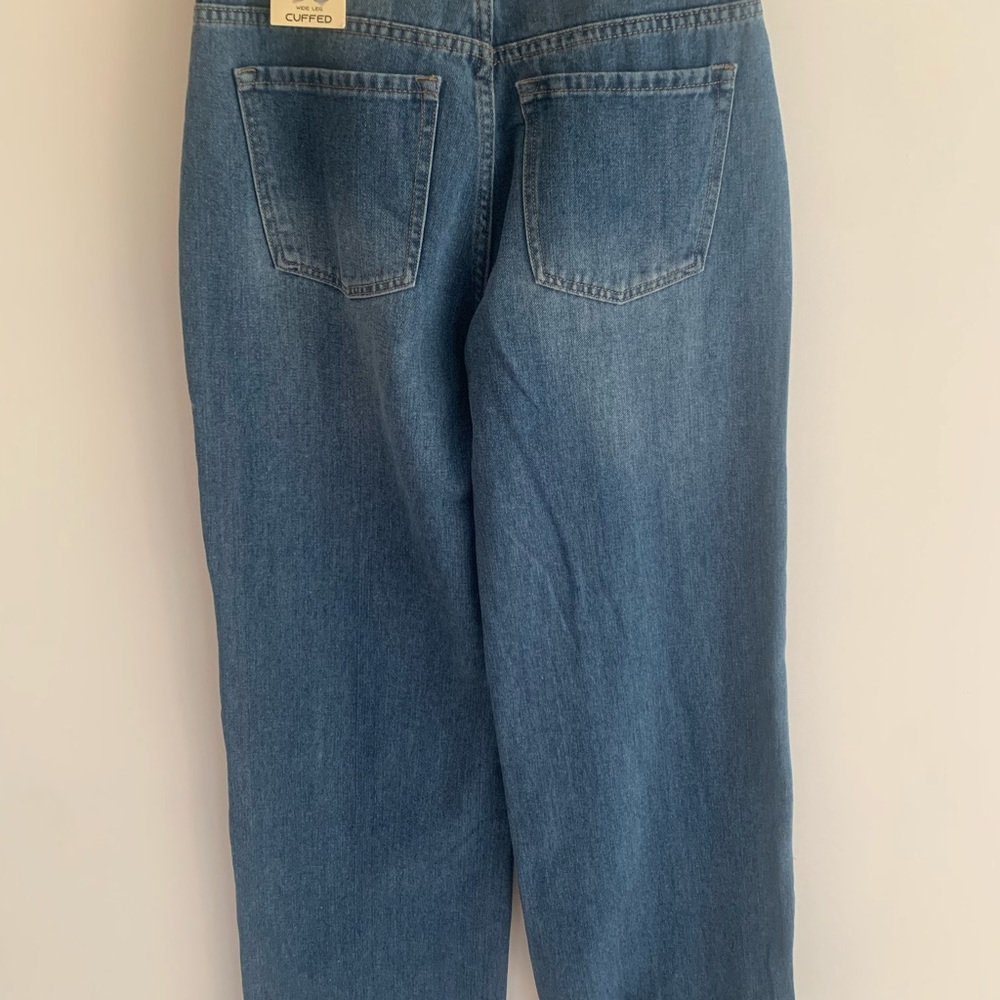 Blue Jeans - Picture 2 of 3